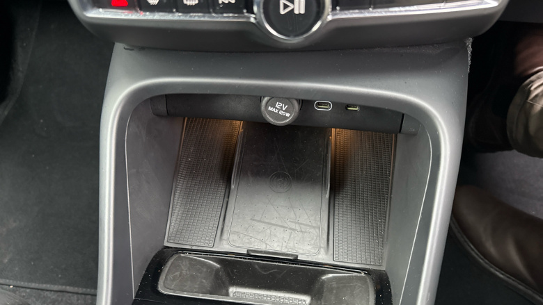 Volvo XC40 2.0 B3P Plus Dark 5dr Auto Petrol Estate